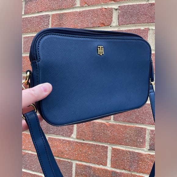 Tommy Hilfiger Blue Crossbody Bag Vinyl Double Zipper Gold Accents - EUC - Picture 2 of 10